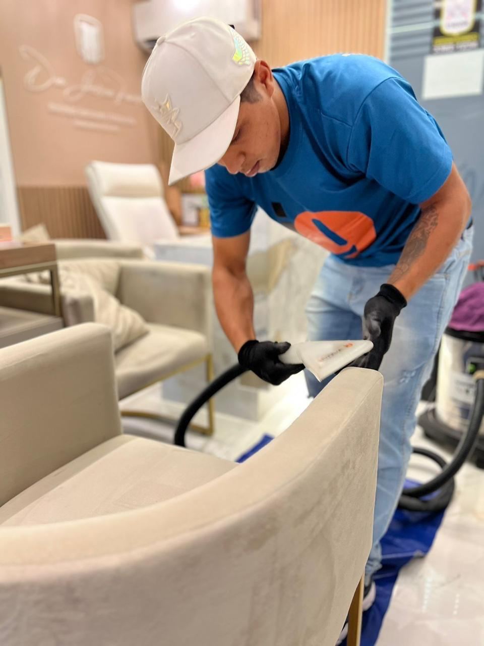 Higienização profissional de sofás e estofados Inove Clean